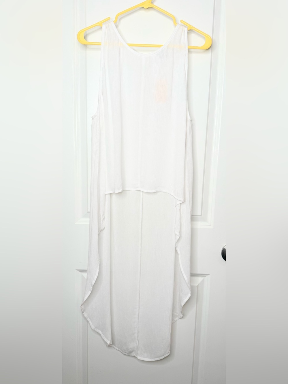 Chelsea Sky Women’s L White Hi Low Tunic Tank Top Sleeveless Boho Layered NWT